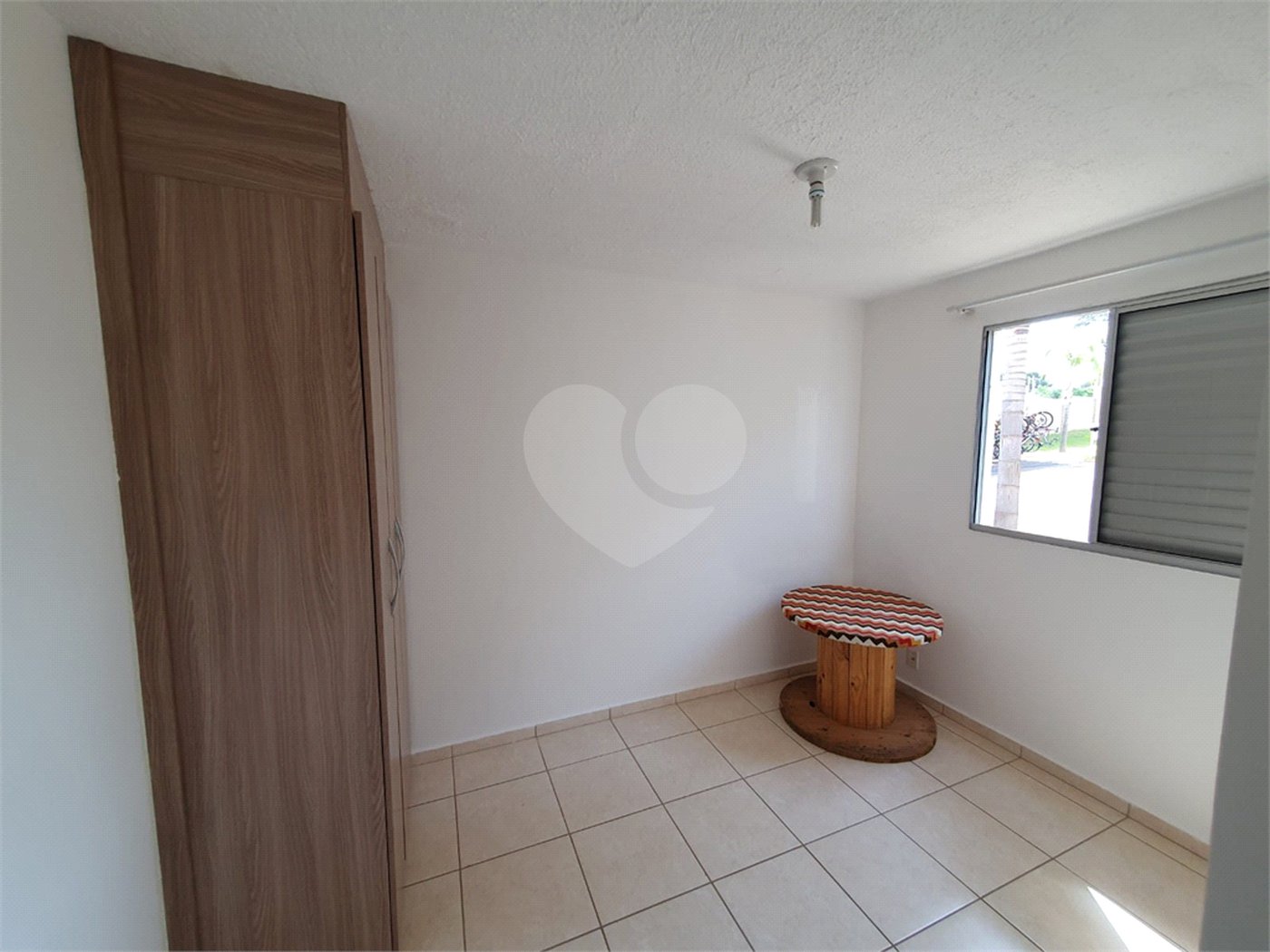 Apartamento no Condomínio Parque Alamo.