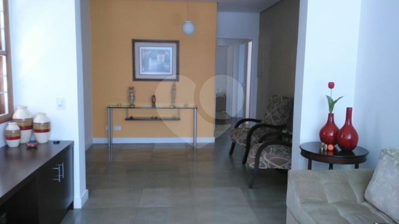 Casa à venda com 3 suítes em Jardim Jussara, São Paulo, SP