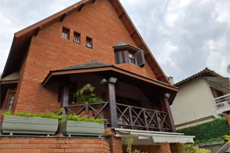 Sobrado à venda com 4 quartos, sendo 2 suítes, em Jardim Leonor, São Paulo, SP