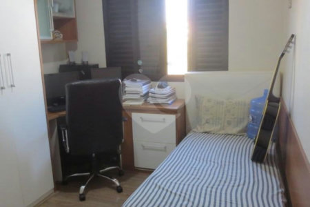 Sobrado à venda com 4 quartos, sendo 1 suíte, em Cambuci, São Paulo, SP
