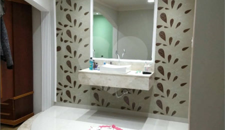 Sobrado à venda com 3 quartos, sendo 1 suíte,  em Jardim Santa Rita de Cássia, Suzano, SP