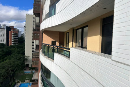 Apartamento à venda com 3 suítes em Vila Suzana, São Paulo, SP