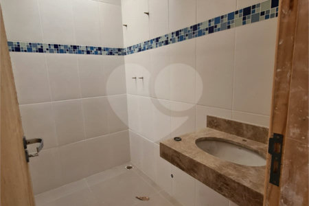 Sobrado à venda com 3 quartos, sendo 1 suíte, em Vila Gomes, São Paulo, SP