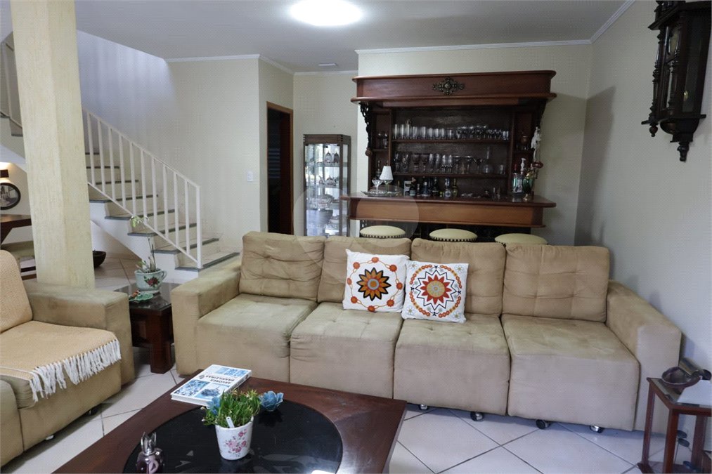 Casa à venda com 3 suítes no condomínio Parque Imperial da Cantareira, Mairiporã - SP