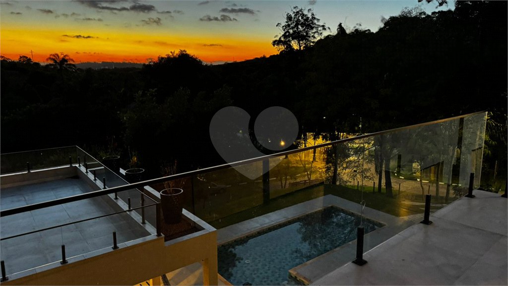 Casa à venda com 4 suítes no condomínio Portal Ouro Verde, Atibaia - SP