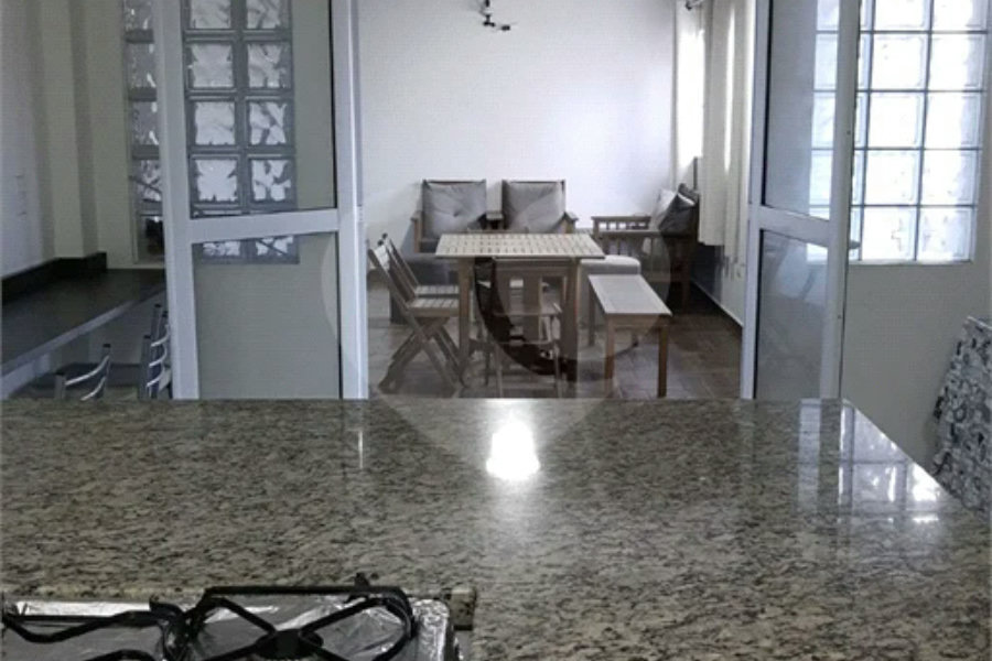 Casa 4 dormitórios, 3 vagas