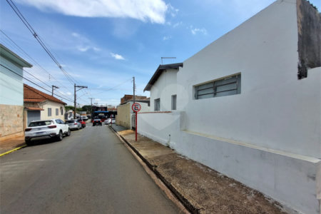 Casa térrea a venda na Vila Lutfalla