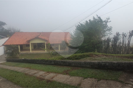Chácara à venda com 3 quartos, sendo 1 suíte,  no Centro, Nazaré Paulista, SP