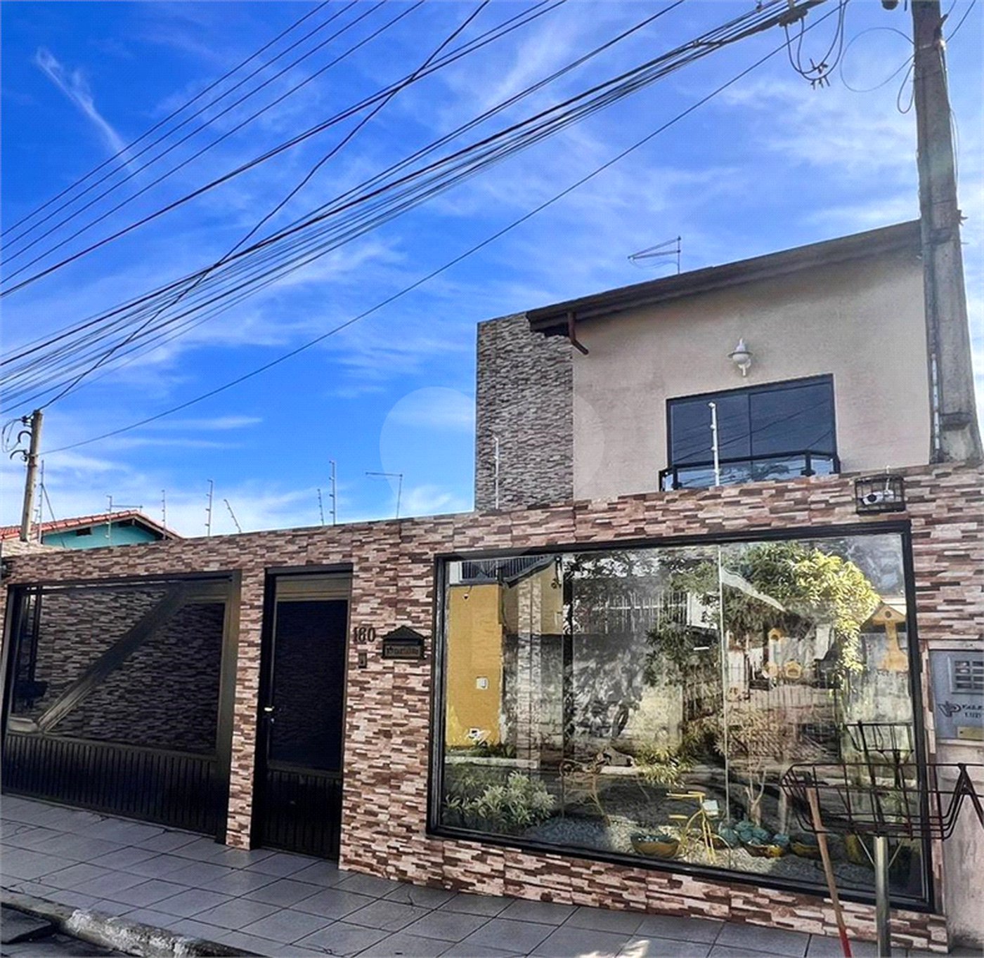 Sobrado à venda com 3 quartos, sendo 1 suíte,  em Jardim Modelo, Suzano, SP