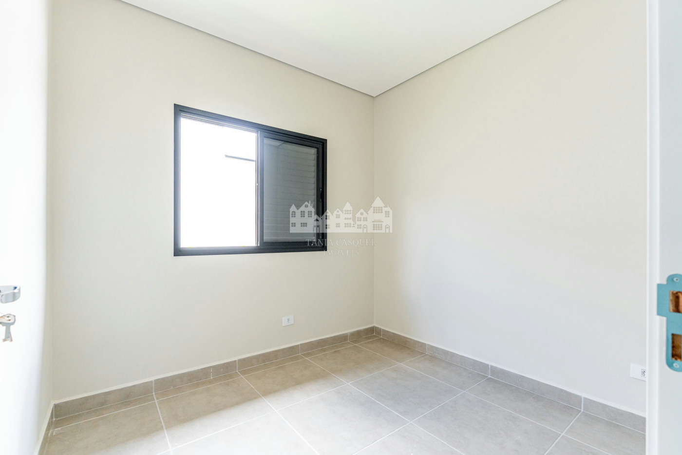 Casa térrea à venda com 3 quartos, sendo 1 suíte, no condomínio Flores da Usina, Atibaia - SP