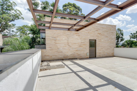 Casa à venda com 4 quartos, sendo 3 suítes, no condomínio Jardim Flora, São Paulo - SP