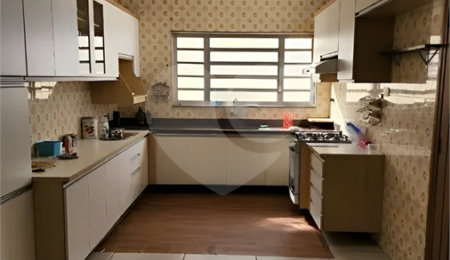 Casa à venda com 4 quartos, sendo 2 suítes,  em Vila São Geraldo, São Paulo, SP