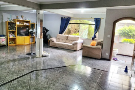 Casa à venda com 4 quartos, sendo 2 suítes, em Vila Maria Alta, São Paulo, SP