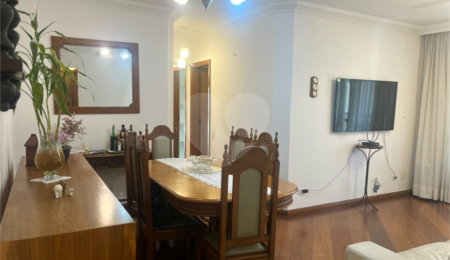 Apartamento à venda com 3 quartos, sendo 1 suíte,  em Vila Gumercindo, São Paulo, SP