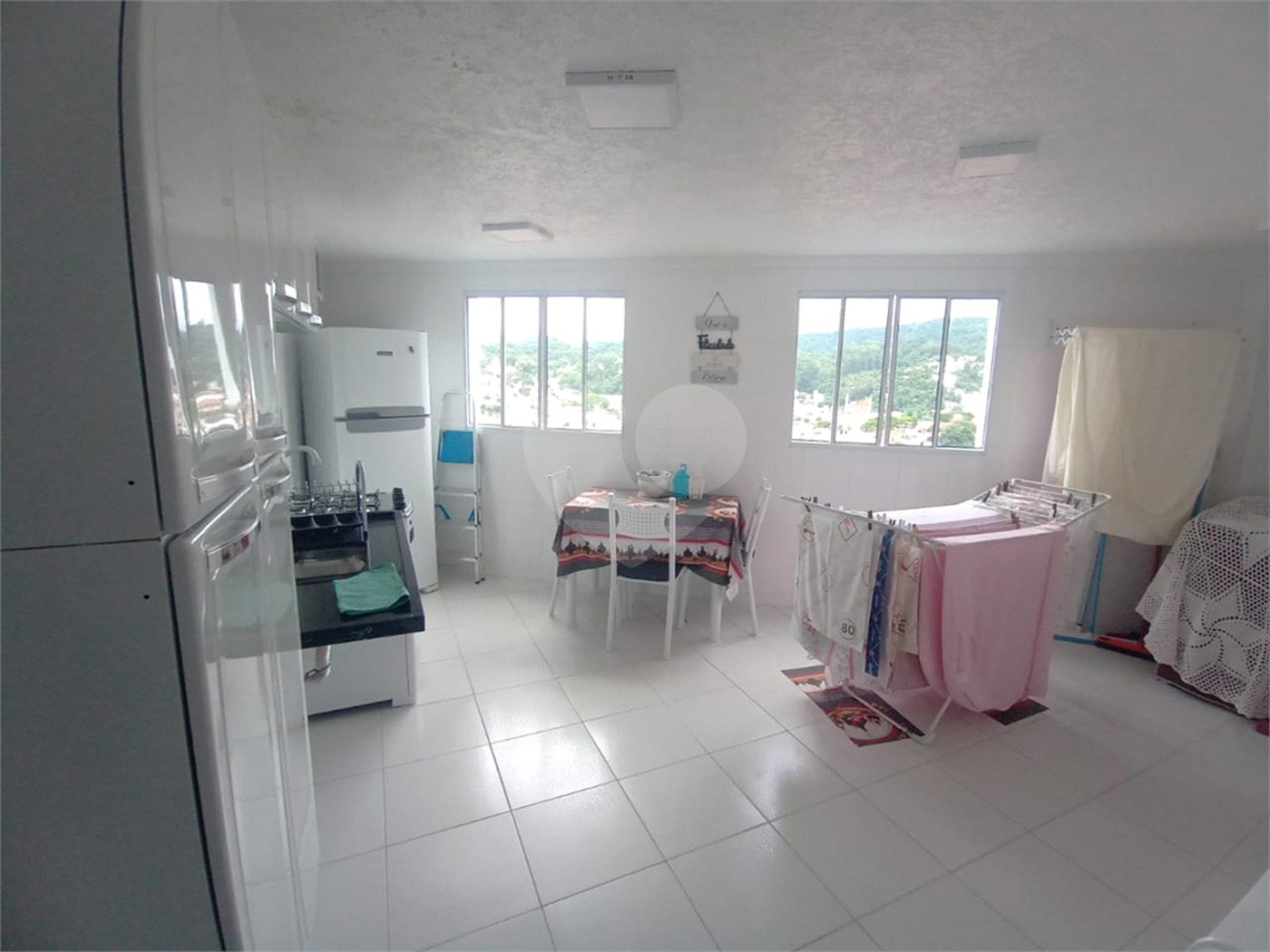 Sobrado à venda com 4 quartos, sendo 1 suíte, em Tremembé, São Paulo, SP