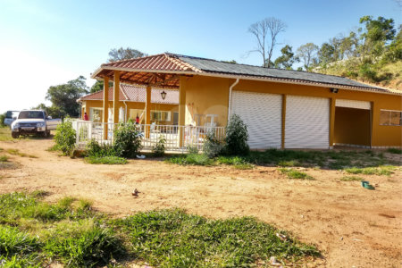 Hotel à venda com 7 quartos, sendo 4 suítes, no Centro, Soledade de Minas, MG