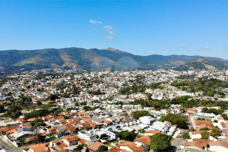 Sobrado à venda com 3 suítes em Jardim do Lago, Atibaia, SP