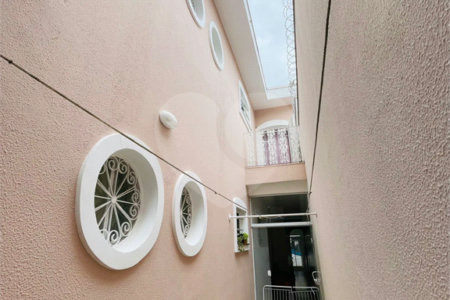 Casa à venda com 4 quartos, sendo 1 suíte,  em Jardim Stella, Santo André, SP