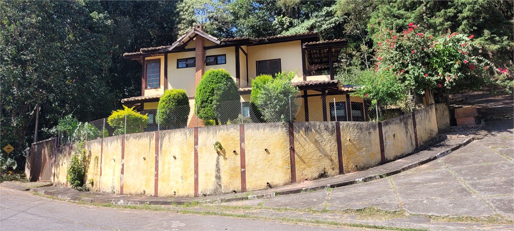 Casa à venda com 3 quartos, sendo 1 suíte, no condomínio Sausalito, Mairiporã - SP