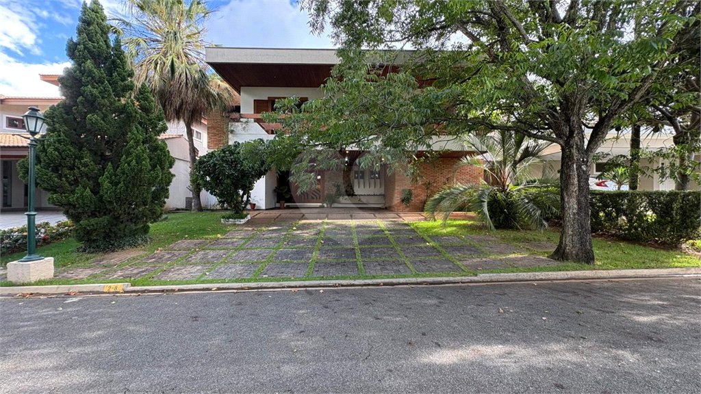 Casa à venda com 5 quartos, sendo 2 suítes,  no condomínio Village D'avignon, Sorocaba - SP