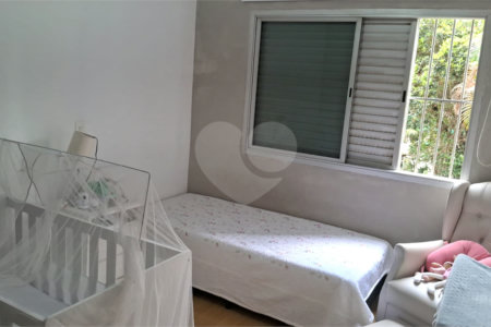 Apartamento a venda na Aclimação com 4 dormitórios e 2 vagas.