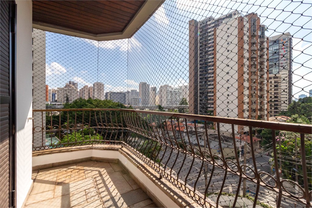 Apartamento à venda com 3 quartos, sendo 1 suíte, em Brooklin, São Paulo, SP