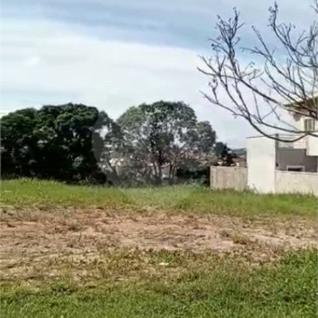Terreno à venda com 1 suíte no condomínio Bosque dos Cambarás, Valinhos - SP