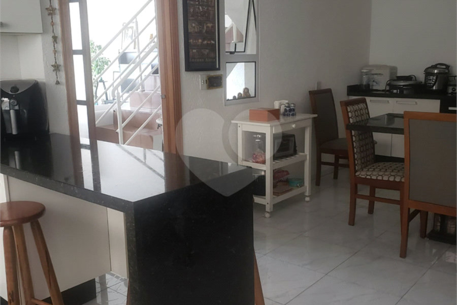 Sobrado à venda com 3 quartos, sendo 1 suíte, em Tremembé, São Paulo, SP