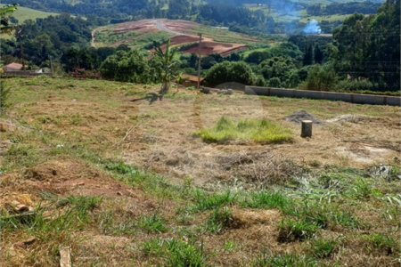 Terreno à venda no Centro, Piracaia, SP
