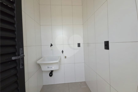 Casa à venda com 3 quartos, sendo 1 suíte, no condomínio Cerejeiras, Araçoiaba da Serra - SP