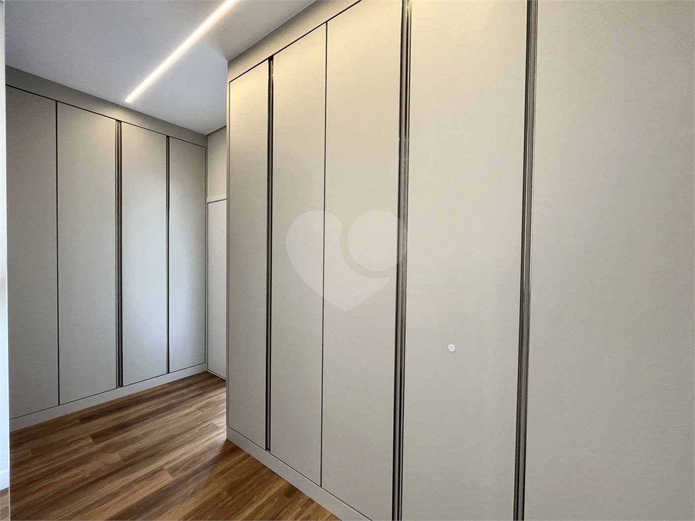 Casa à venda com 4 suítes no condomínio Alphaville Nova Esplanada 1, Votorantim - SP