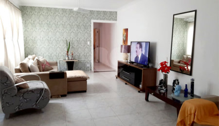 Sobrado à venda com 4 quartos, sendo 2 suítes,  em Jardim Franca, São Paulo, SP