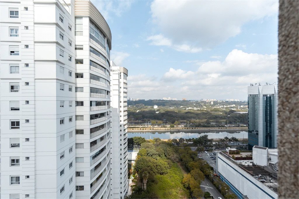Duplex à venda com 6 quartos, sendo 4 suítes, em Alto de Pinheiros, São Paulo, SP