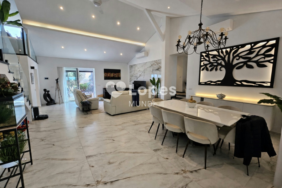 Casa com 3 quartos à venda no Algarve, Portugal – Piscina e terreno de 12.000 m²
