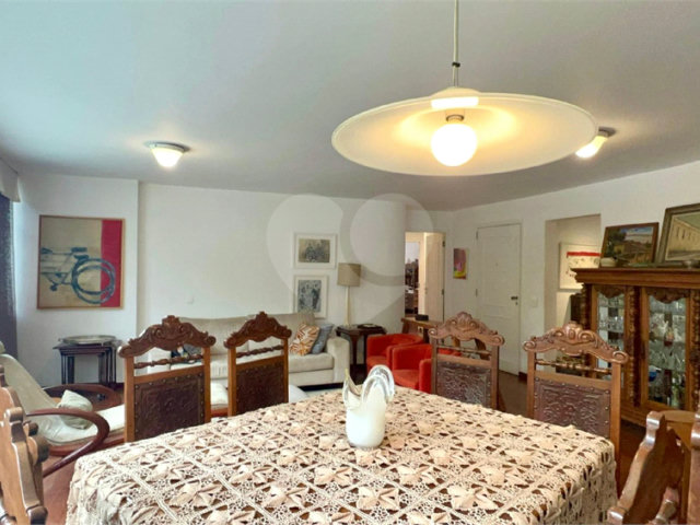 Apartamento à venda com 3 quartos, sendo 1 suíte,  em Jardim Europa, São Paulo, SP