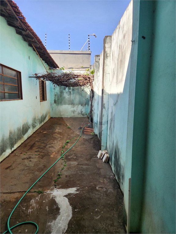 Casa à venda com 2 quartos no Centro, Araraquara, SP