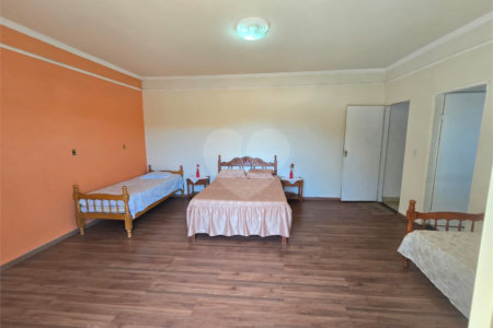 Casa à venda com 5 quartos, sendo 1 suíte,  em Vila Santana, Itapetininga, SP