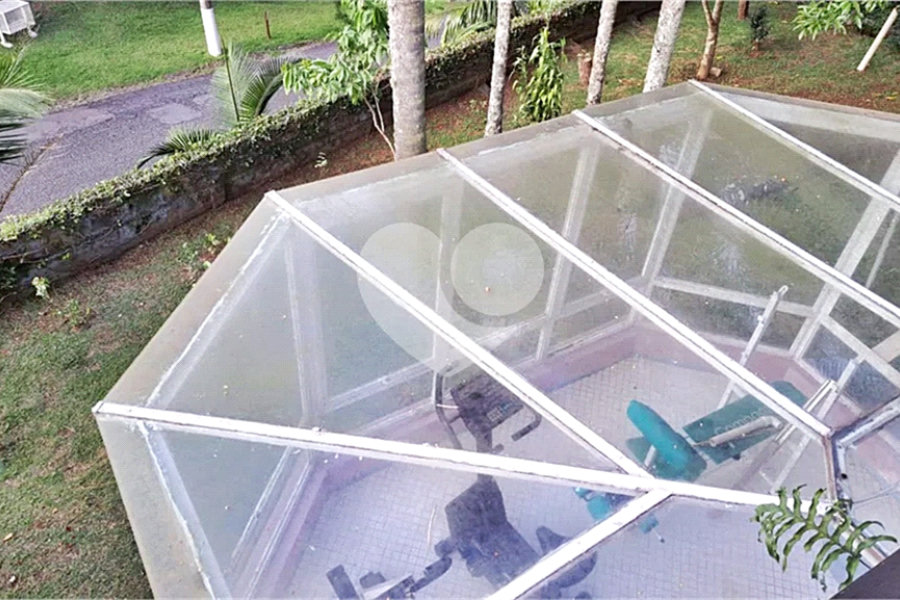 Casa à venda com 6 quartos, sendo 2 suítes, no condomínio Associação Reserva das Hortênsias, Mairiporã - SP