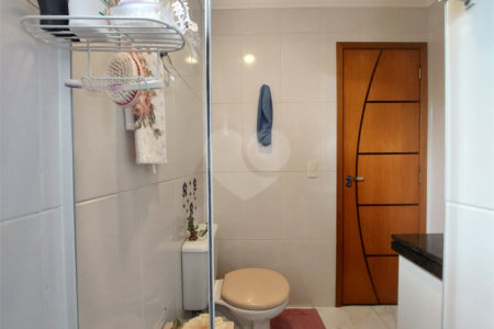Casa à venda com 3 quartos, sendo 2 suítes,  em Jardim Lallo, São Paulo, SP