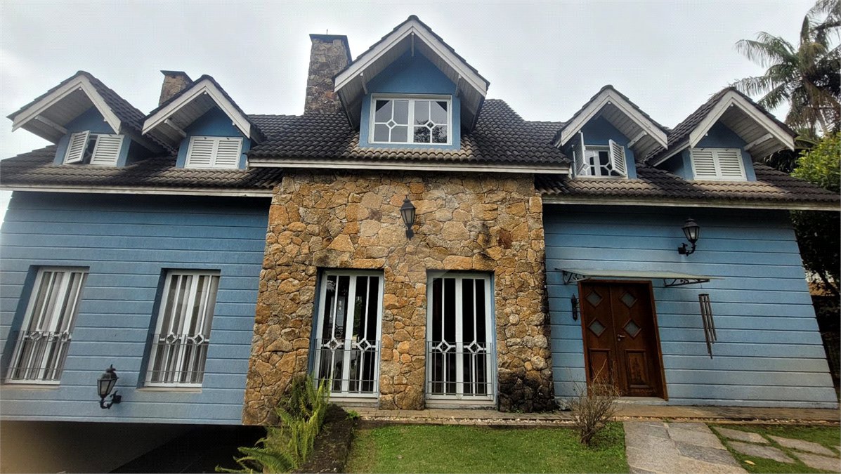 Casa à venda com 3 suítes no condomínio Suíça da Cantareira, Mairiporã - SP