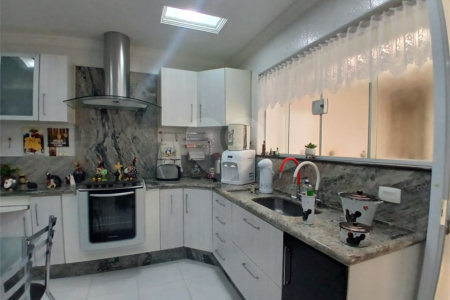 Casa à venda com 3 quartos, sendo 1 suíte,  em Esplanada Mendes Moraes, São Roque, SP
