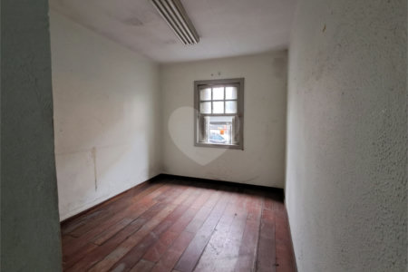 Sobrado à venda com 4 quartos em Vila Madalena, São Paulo, SP