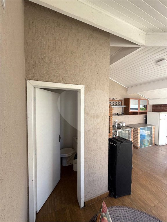 Casa à venda com 4 quartos, sendo 2 suítes,  no condomínio Arujá 5, Arujá - SP