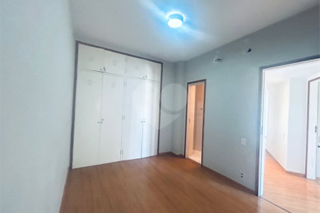 Apartamento à venda com 3 quartos, sendo 1 suíte, em Lagoa, Rio de Janeiro, RJ