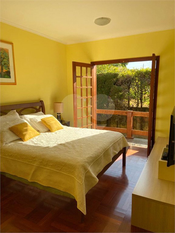 Casa à venda com 4 quartos, sendo 2 suítes, no condomínio Monte Belo, Salto - SP
