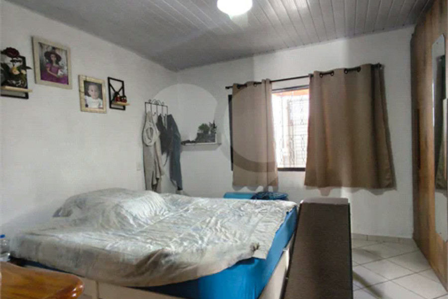 Casa térrea com excelente localização, próxima à Avenida Engenheiro Caetano Álvares.
