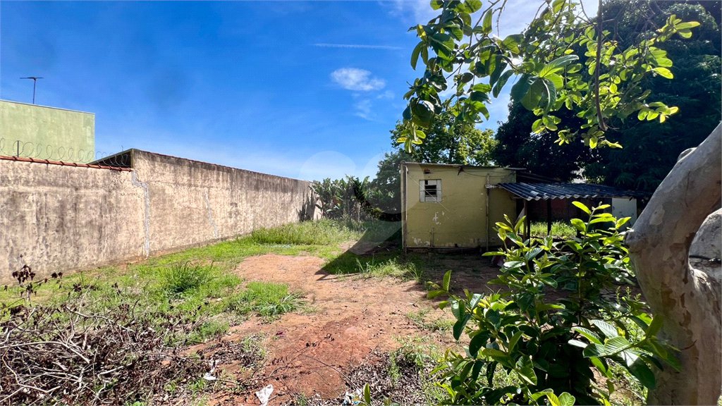 Terreno à Venda no Jardim Tangará