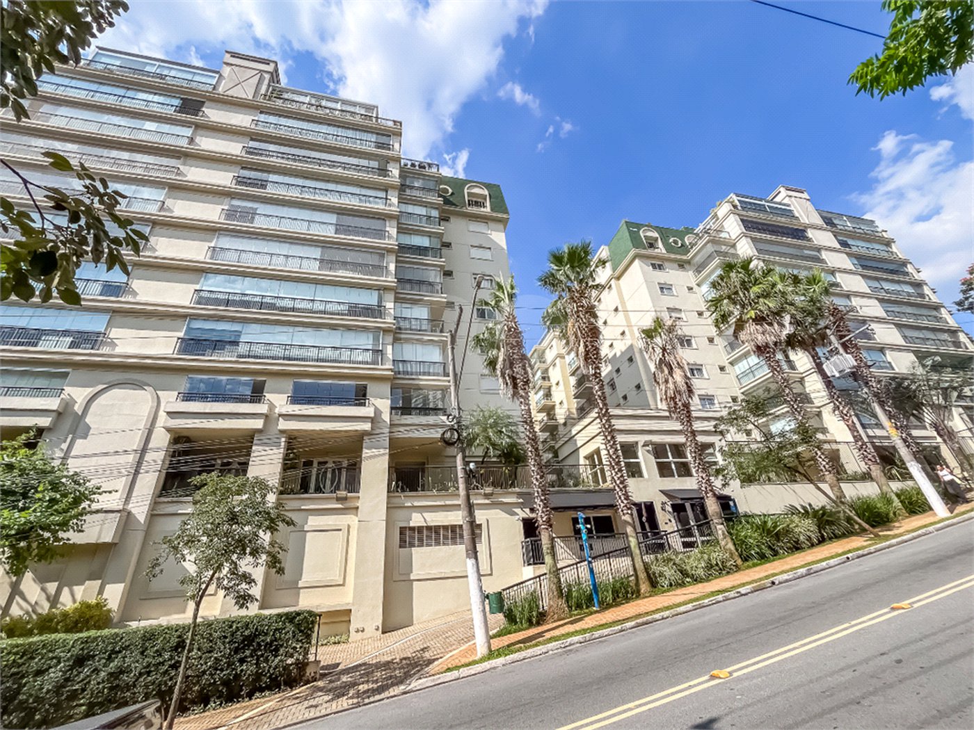 Apartamento à venda com 3 suítes em Alto da Boa Vista, São Paulo, SP