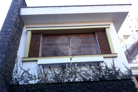 Casa à venda com 4 quartos, sendo 2 suítes, em Vila Paulicéia, São Paulo, SP