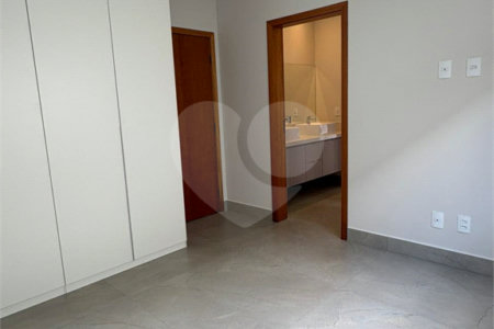 Casa à venda com 4 suítes no condomínio Portal dos Bandeirantes, Salto - SP
